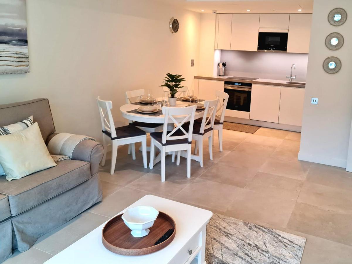 Luxury Apartment In Eurocity ジブラルタル エクステリア 写真